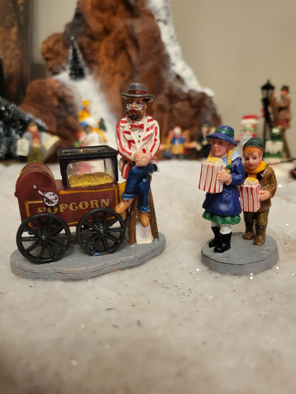 Lemax Village Collection Popcorn Seller Excellent Condition